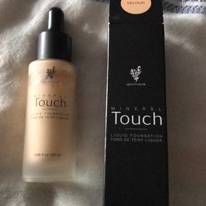 Younique Mineral Touch Liquid Foundation -Velour